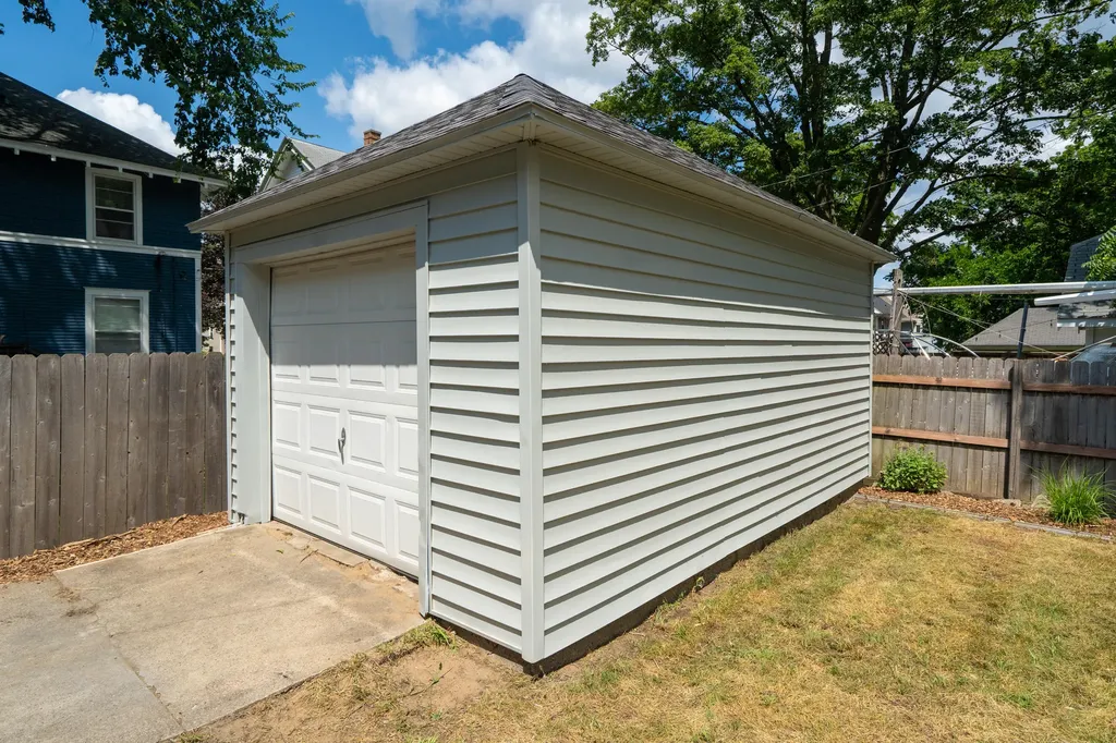 1517 Sherman Street SE Grand Rapids City MI 49506