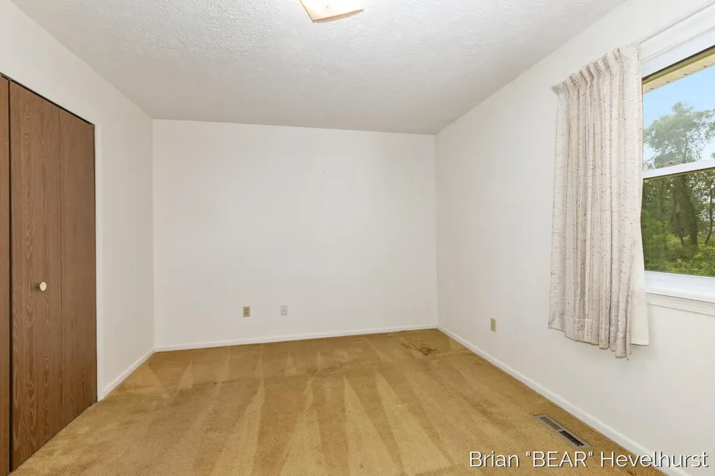 10015 Oneida Oneida Charter Township MI 48837