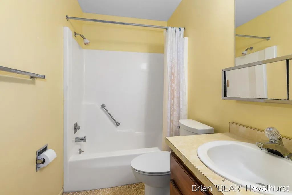 10015 Oneida Oneida Charter Township MI 48837