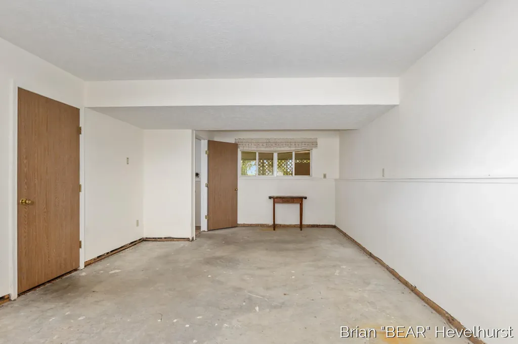 10015 Oneida Oneida Charter Township MI 48837