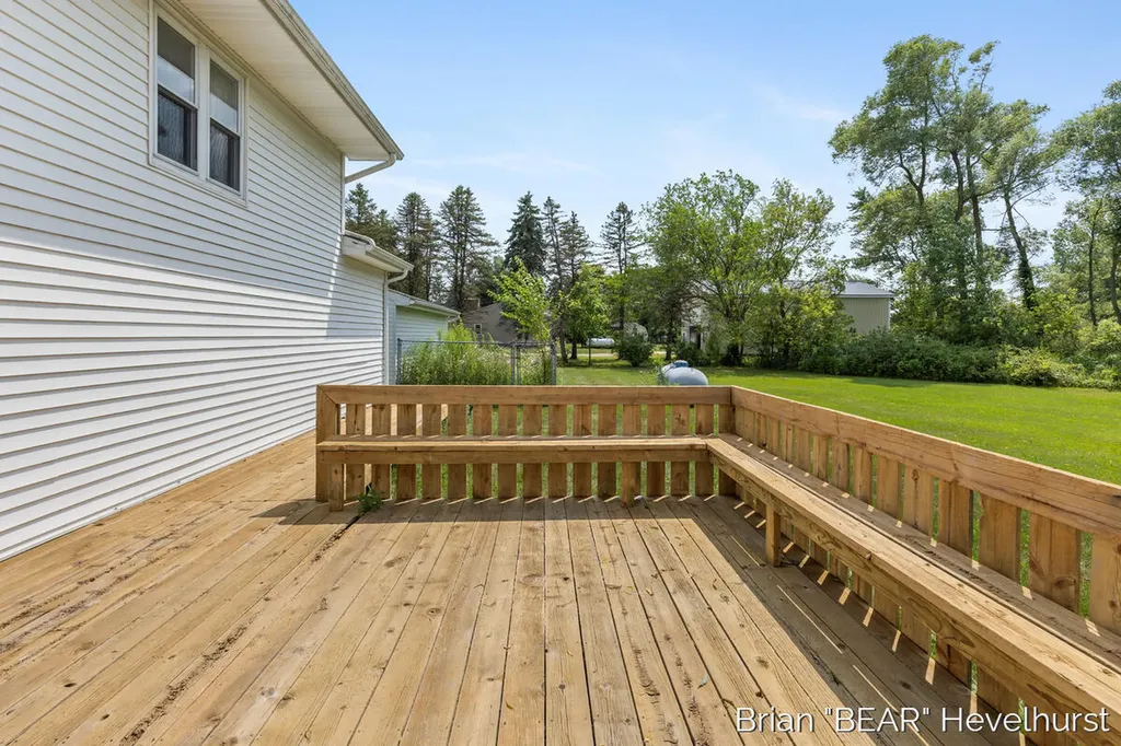 10015 Oneida Oneida Charter Township MI 48837