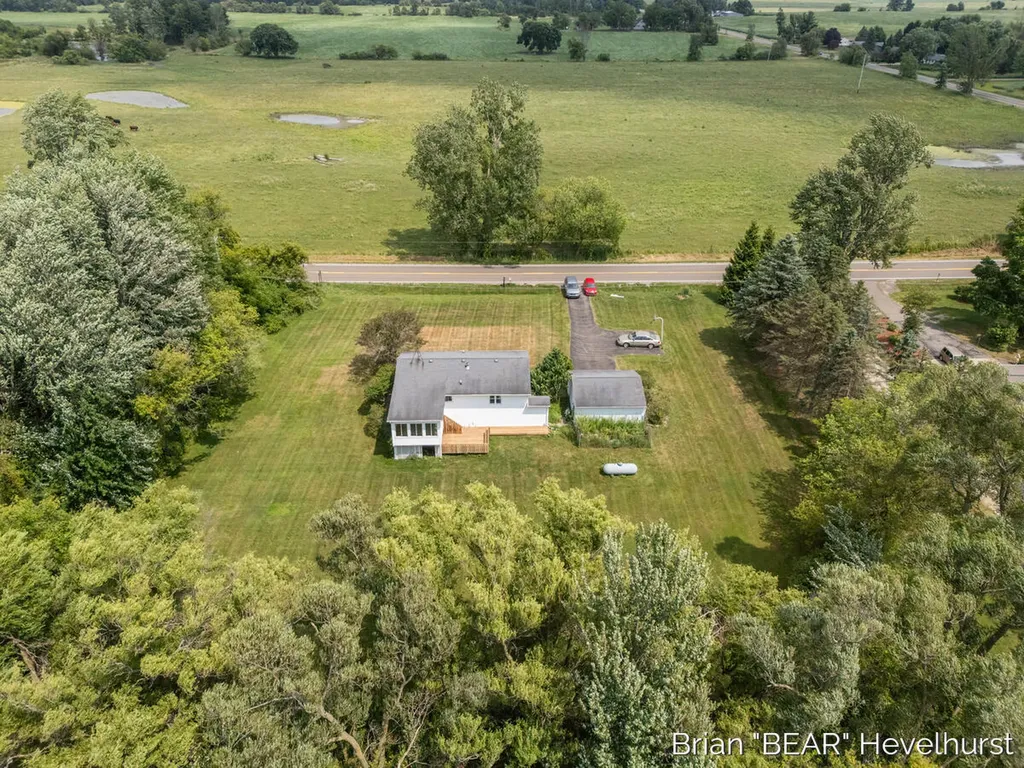 10015 Oneida Oneida Charter Township MI 48837
