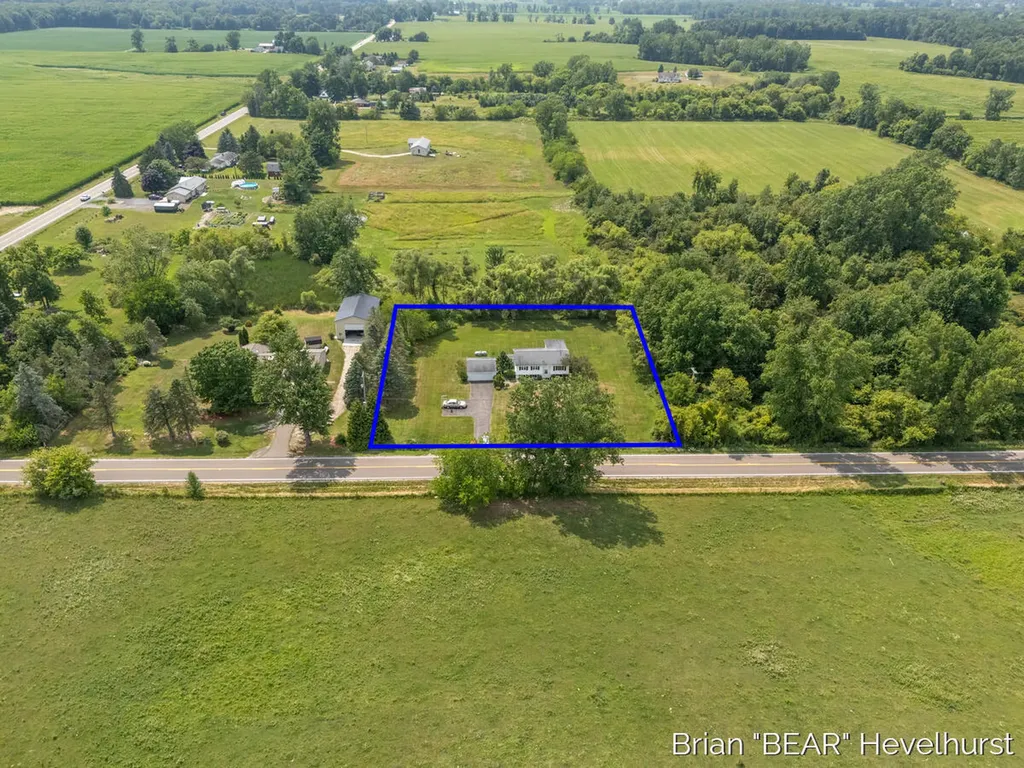 10015 Oneida Oneida Charter Township MI 48837