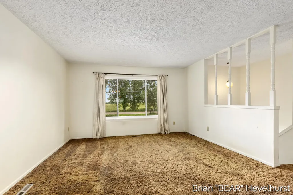 10015 Oneida Oneida Charter Township MI 48837