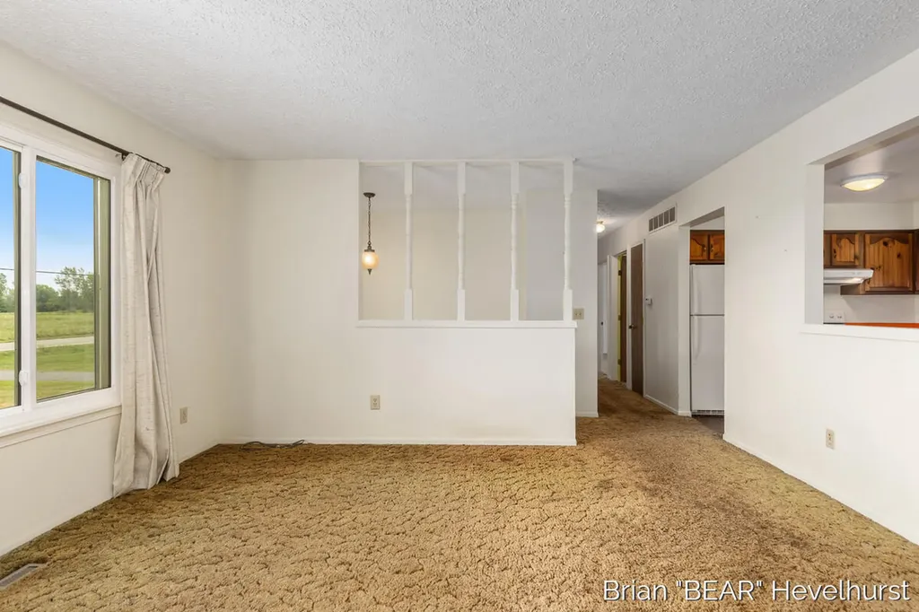 10015 Oneida Oneida Charter Township MI 48837