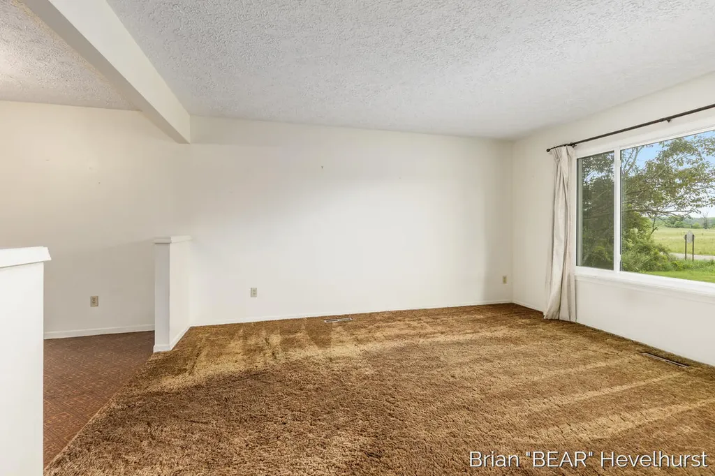 10015 Oneida Oneida Charter Township MI 48837