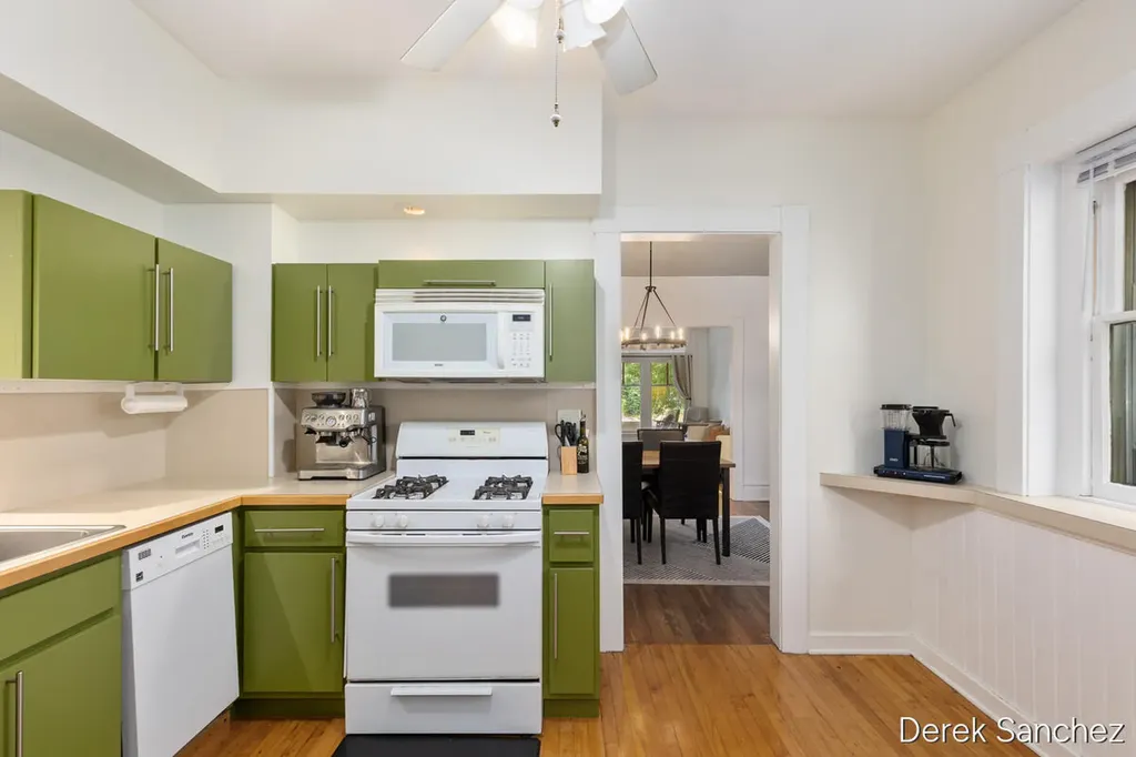 110 Fitzhugh Avenue SE Grand Rapids City MI 49506