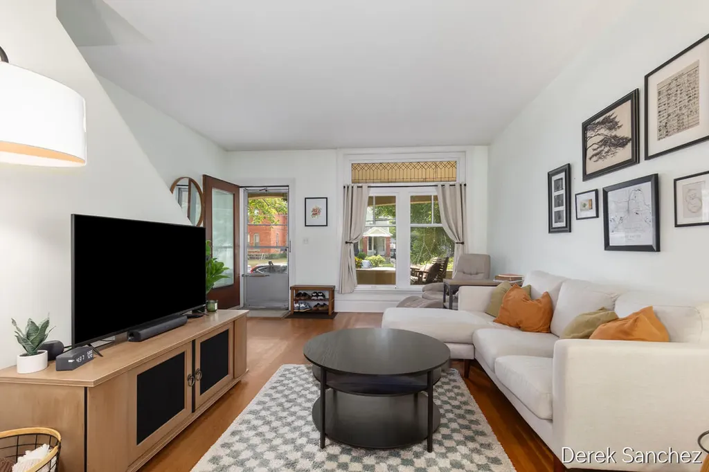 110 Fitzhugh Avenue SE Grand Rapids City MI 49506