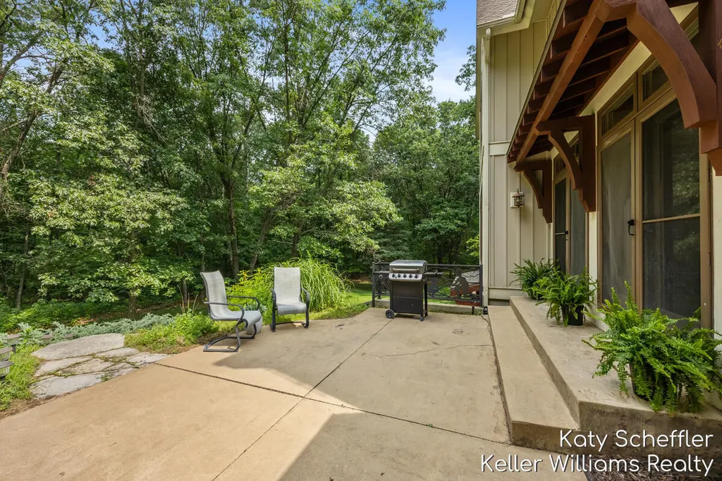 6065 W Back Forty Drive NE Cannon Township MI 49306