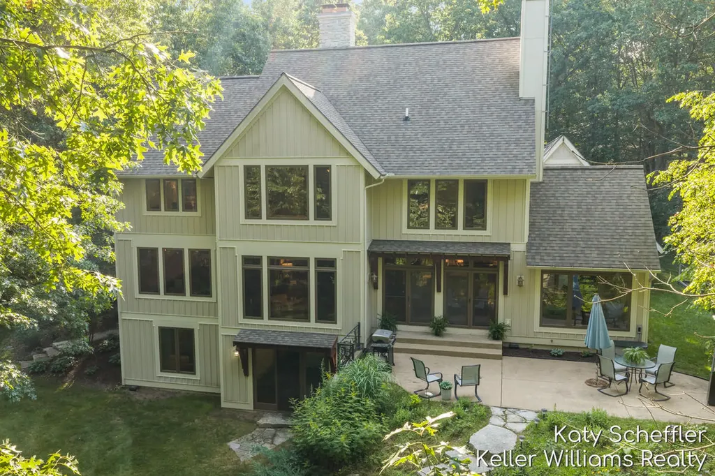 6065 W Back Forty Drive NE Cannon Township MI 49306