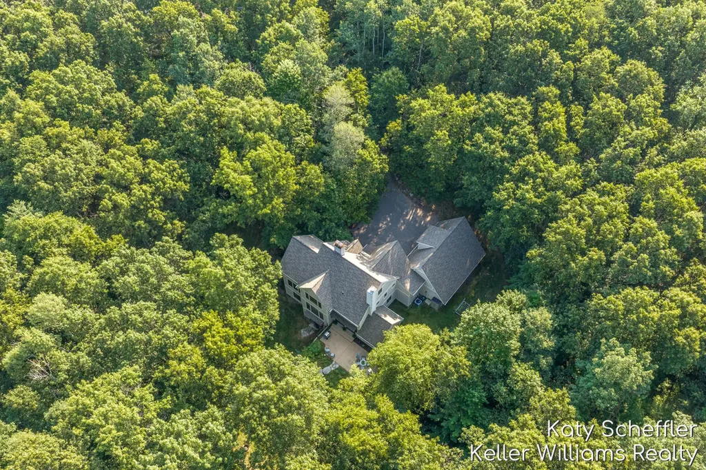 6065 W Back Forty Drive NE Cannon Township MI 49306