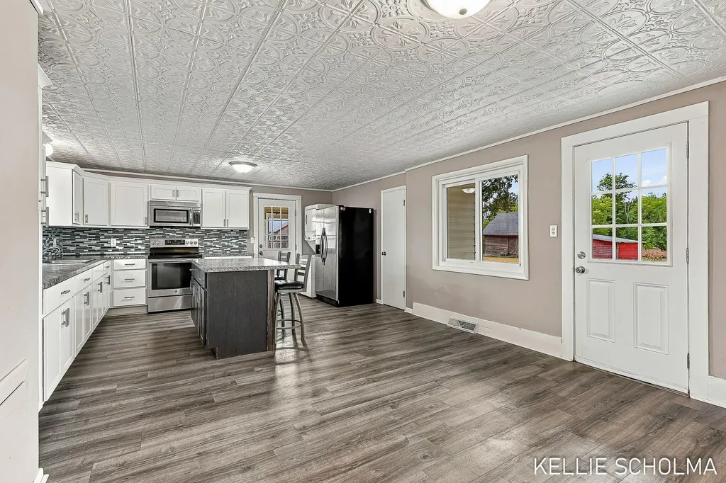 9448 Pierce Street Allendale Charter Township MI 49401