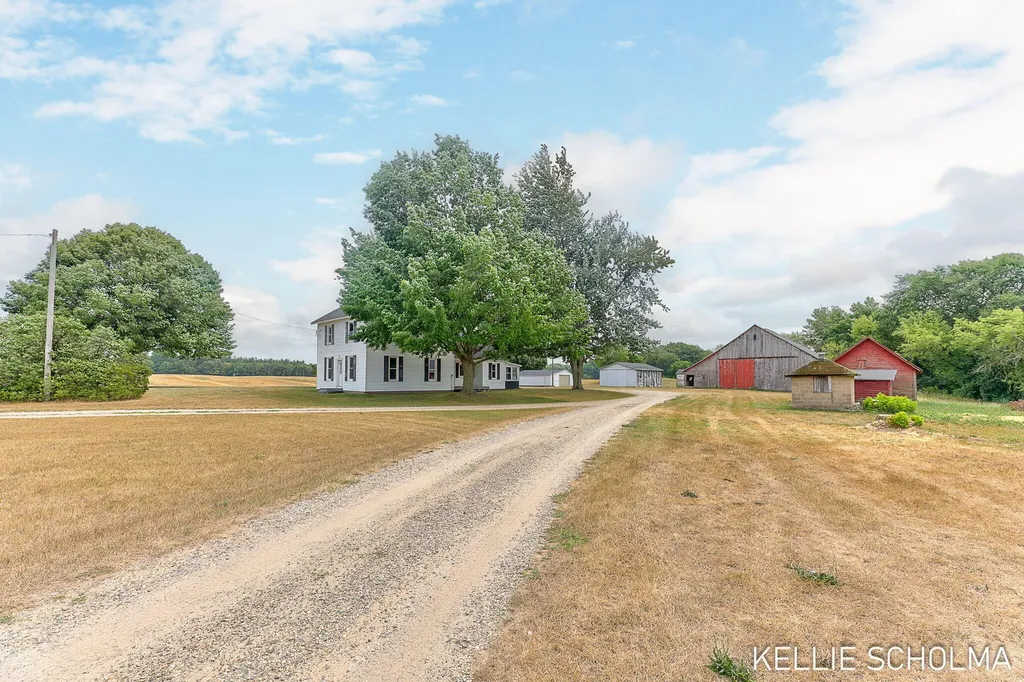 9448 Pierce Street Allendale Charter Township MI 49401