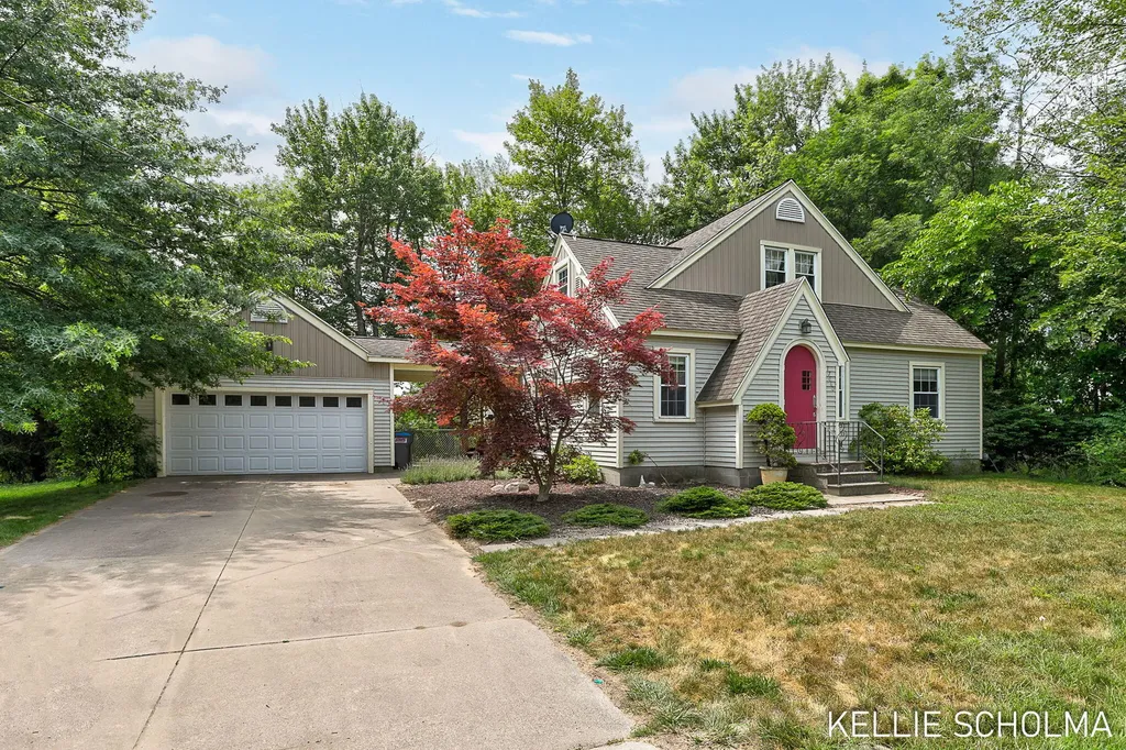 17680 N Shore Drive Ferrysburg City MI 49456