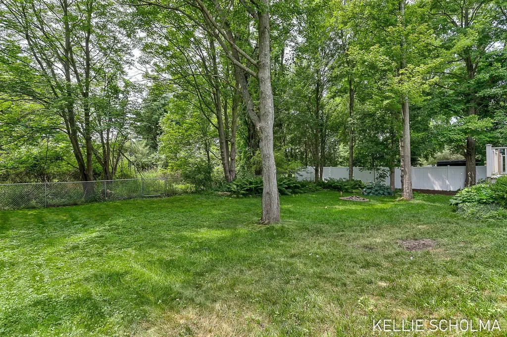 17680 N Shore Drive Ferrysburg City MI 49456