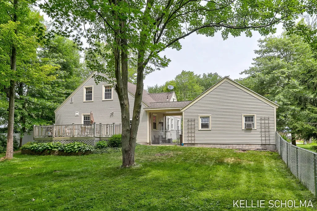 17680 N Shore Drive Ferrysburg City MI 49456