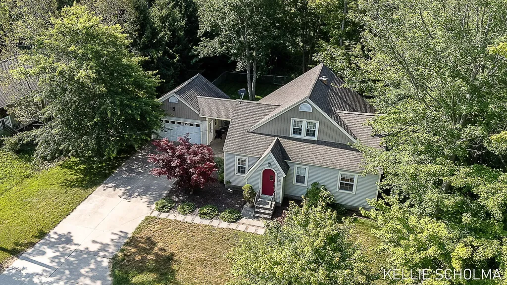 17680 N Shore Drive Ferrysburg City MI 49456