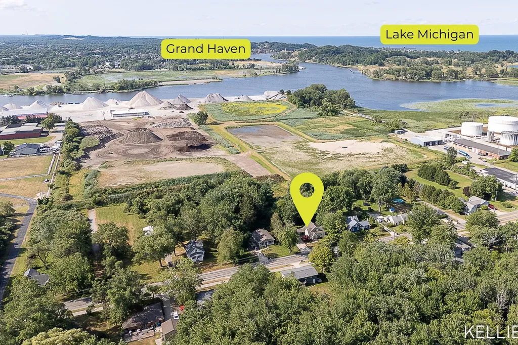 17680 N Shore Drive Ferrysburg City MI 49456