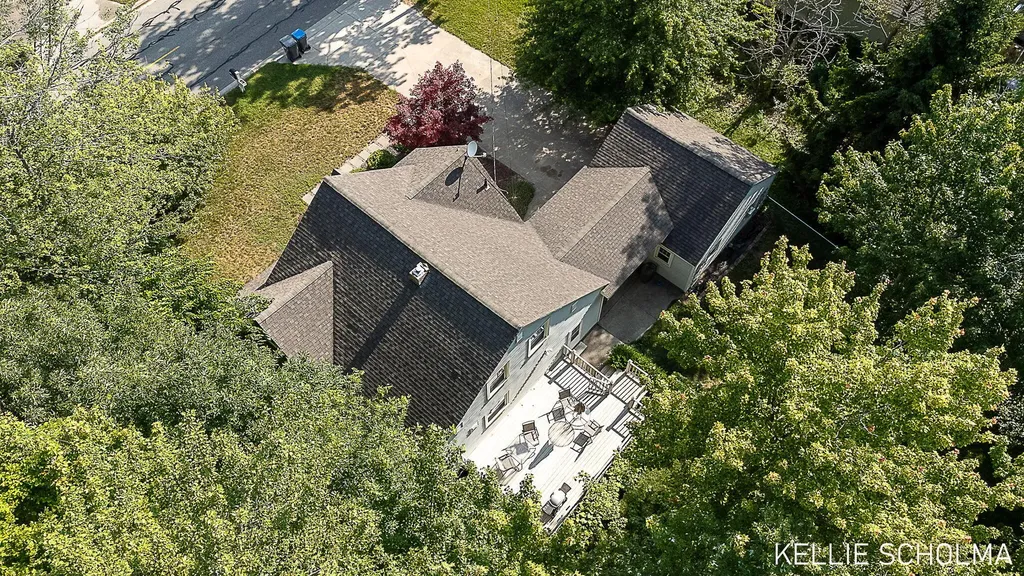 17680 N Shore Drive Ferrysburg City MI 49456