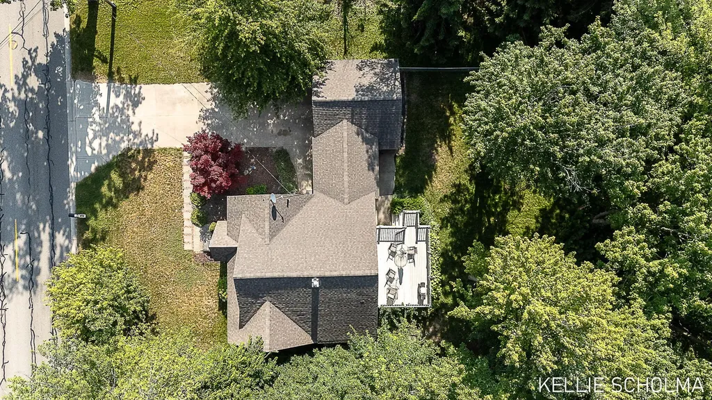 17680 N Shore Drive Ferrysburg City MI 49456