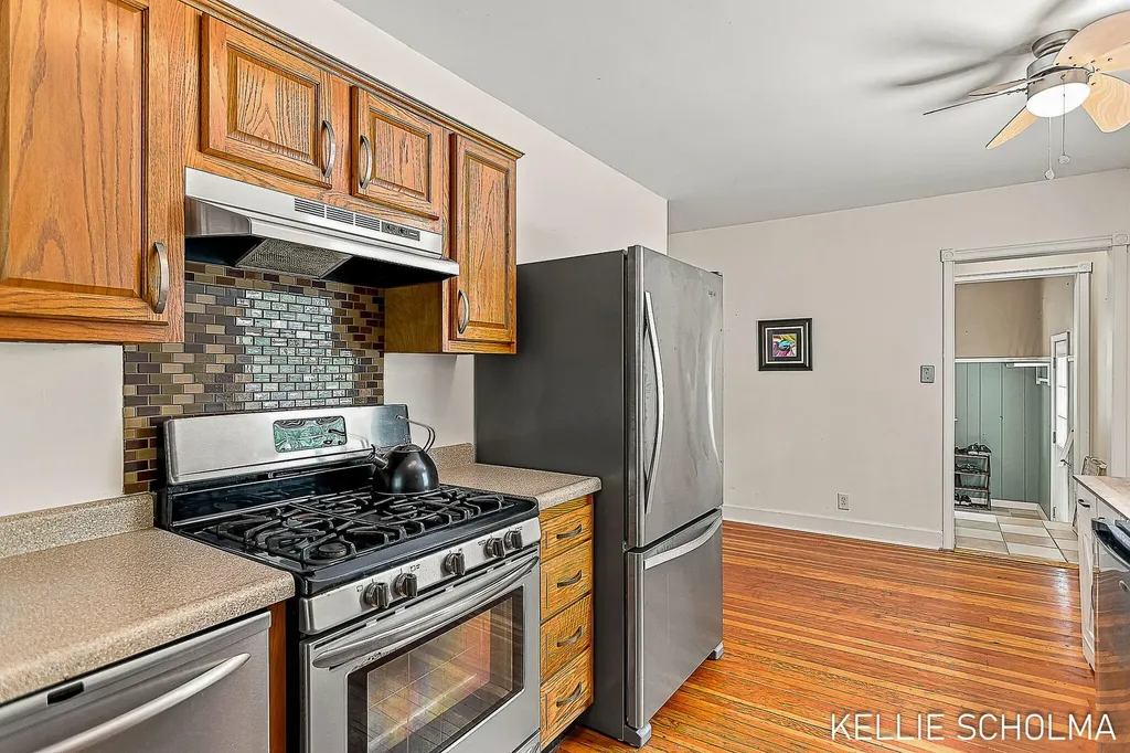17680 N Shore Drive Ferrysburg City MI 49456