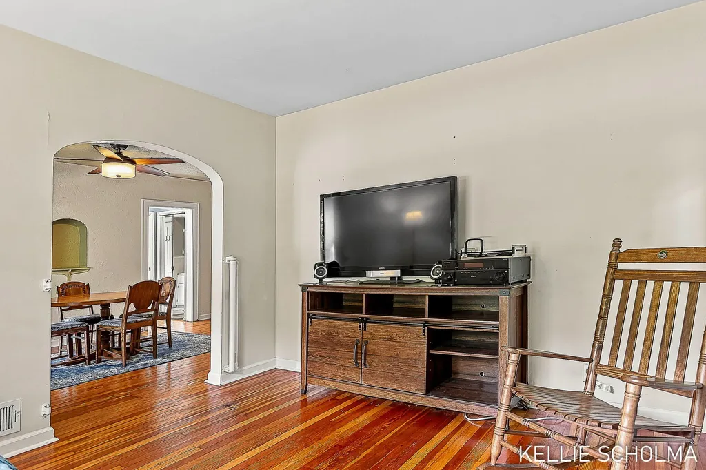 17680 N Shore Drive Ferrysburg City MI 49456