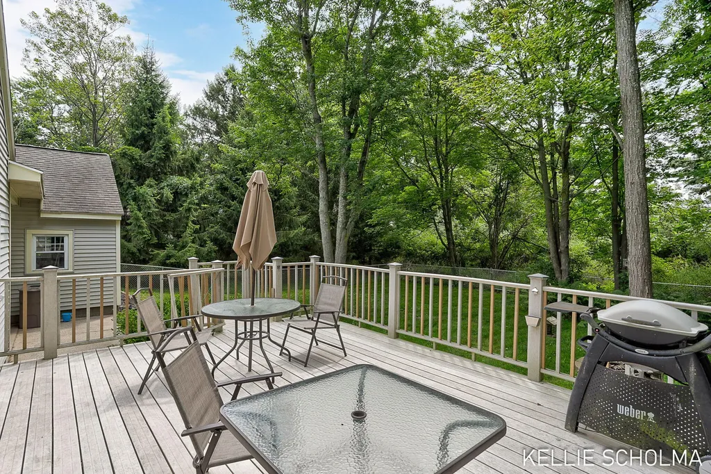17680 N Shore Drive Ferrysburg City MI 49456