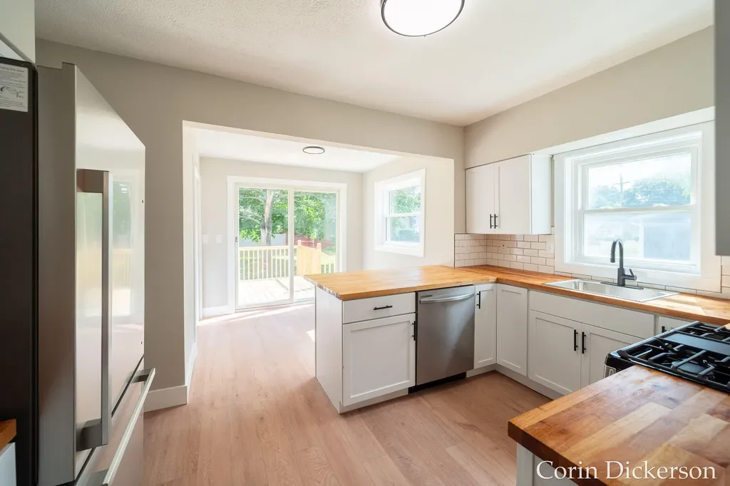 131 Washington Street Sunfield Village MI 48890