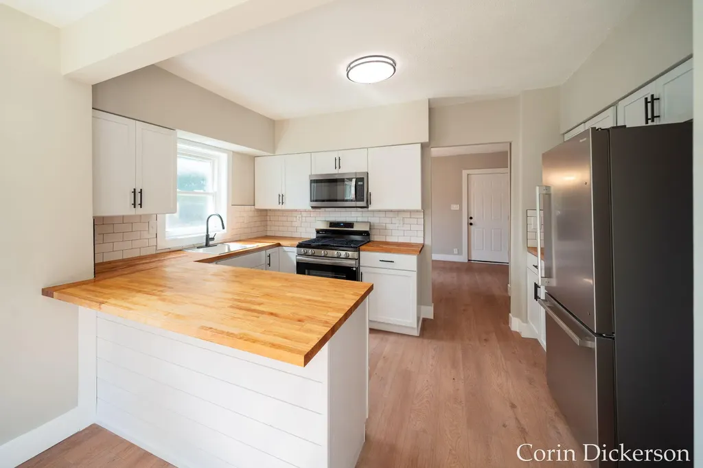 131 Washington Street Sunfield Village MI 48890
