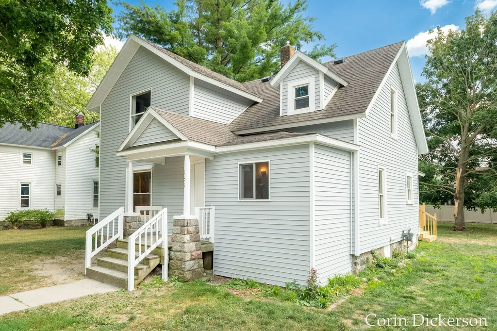 131 Washington Street Sunfield Village MI 48890