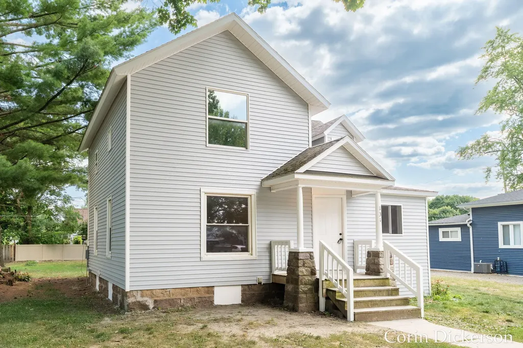 131 Washington Street Sunfield Village MI 48890