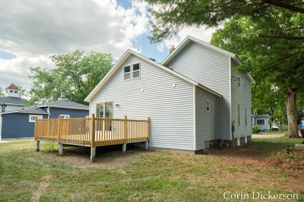 131 Washington Street Sunfield Village MI 48890