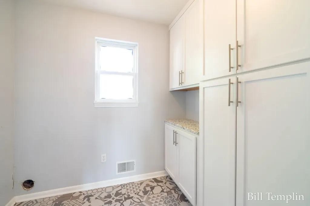 5641 Barcroft Drive SW Wyoming City MI 49418
