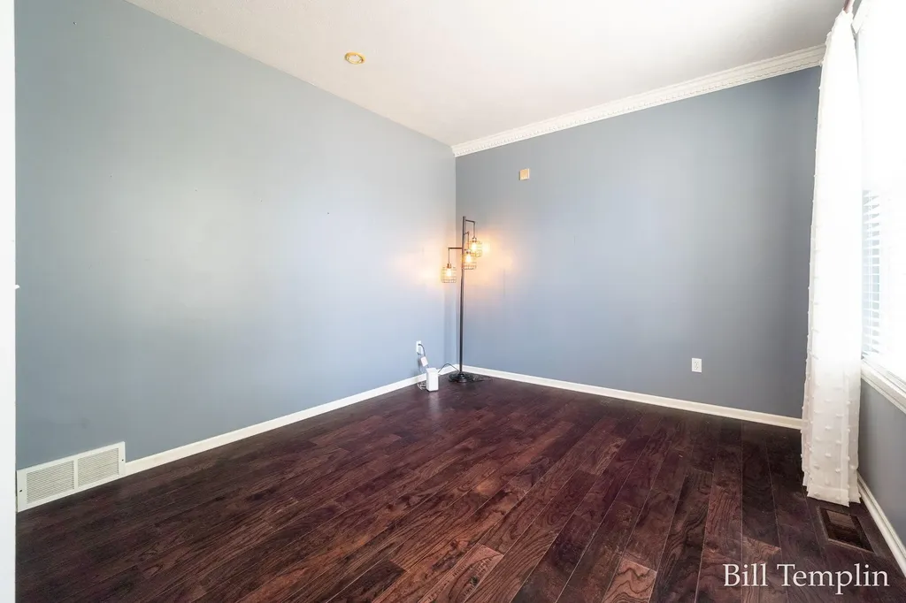 5641 Barcroft Drive SW Wyoming City MI 49418