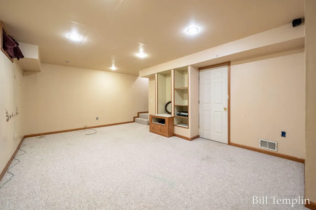 5641 Barcroft Drive SW Wyoming City MI 49418