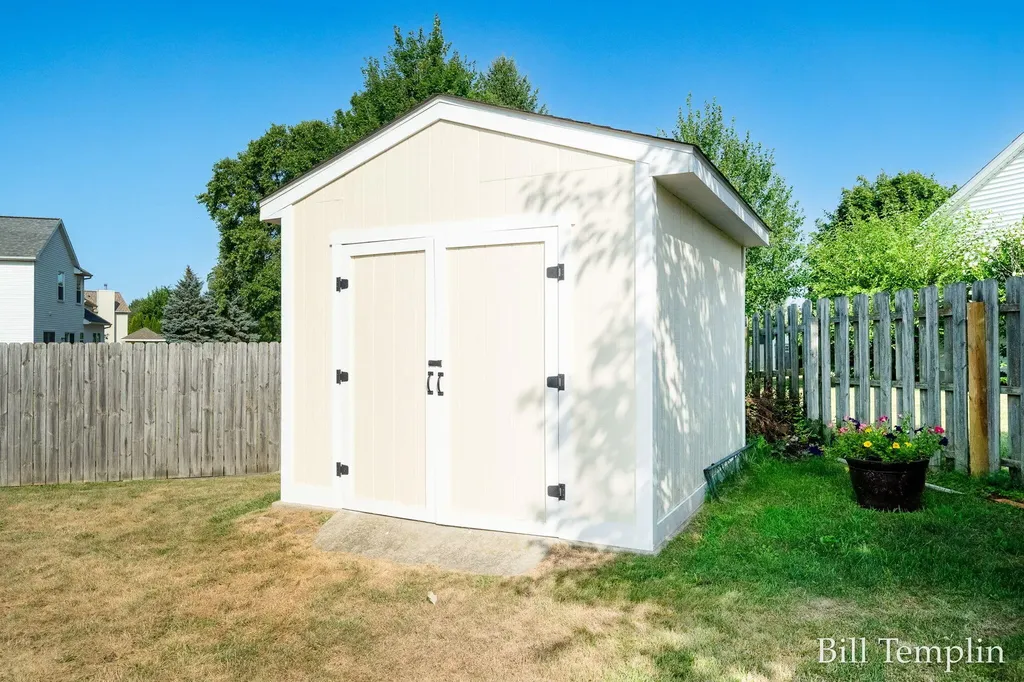 5641 Barcroft Drive SW Wyoming City MI 49418