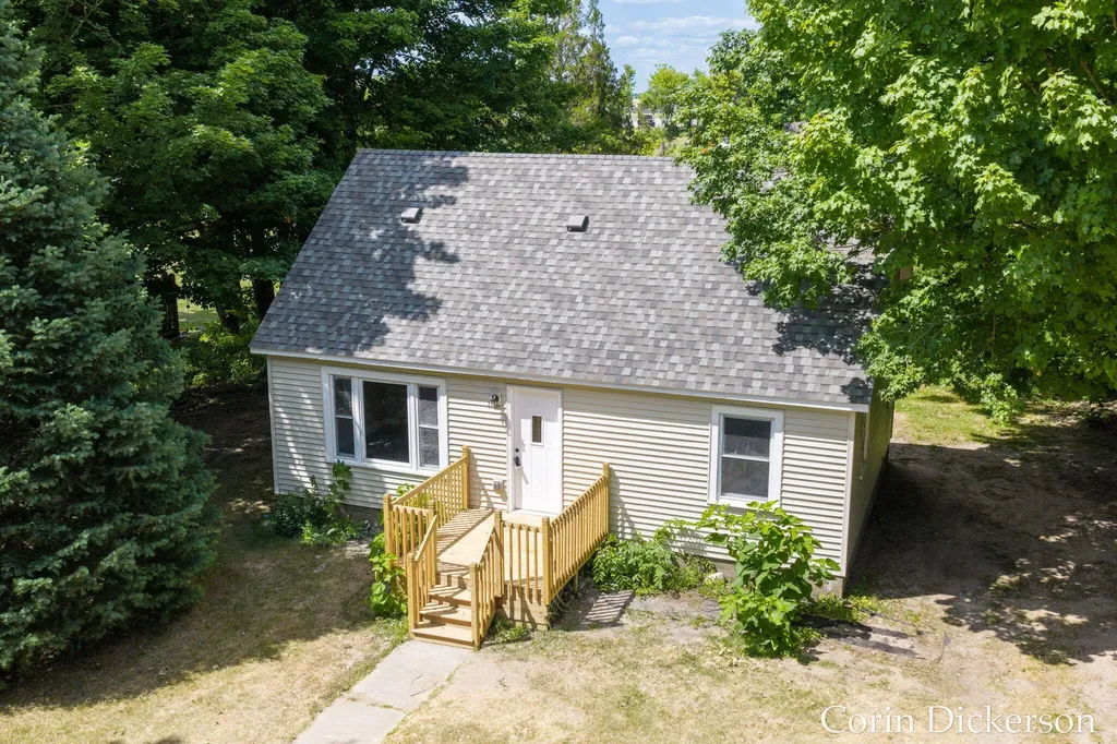 457 Booth Street Grand Ledge City MI 48837