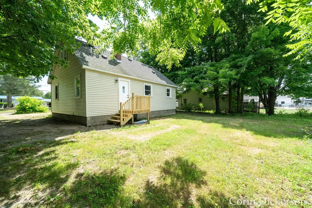 457 Booth Street Grand Ledge City MI 48837