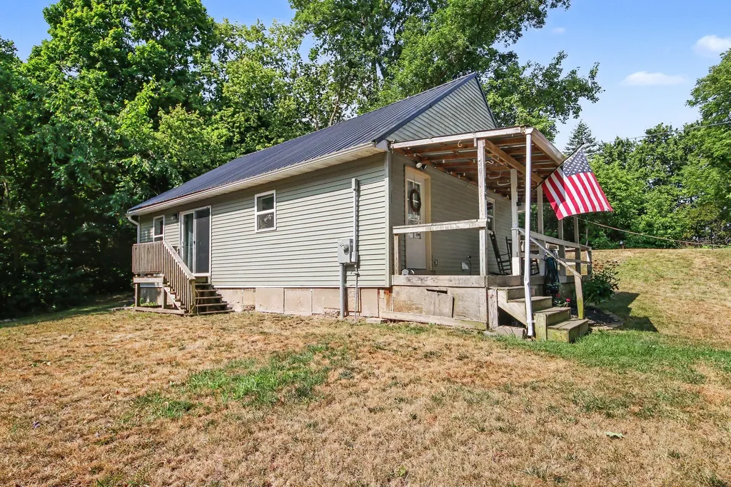 418 Irish Street Lyons Township MI 48851