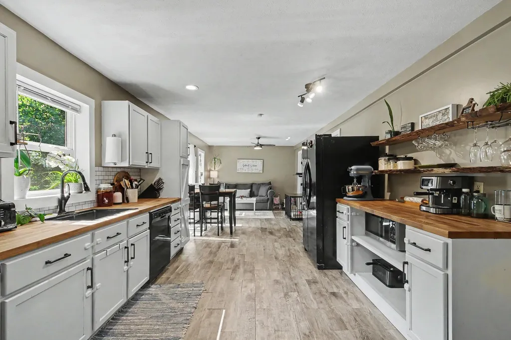 418 Irish Street Lyons Township MI 48851