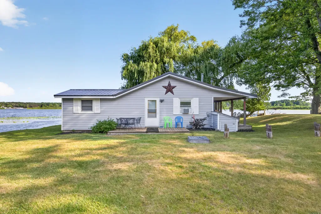 9582 N Shore Drive Evart Township MI 49631