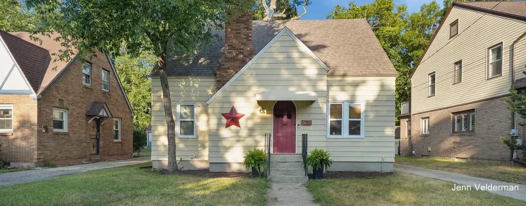 1236 Benjamin Avenue SE Grand Rapids City MI 49506