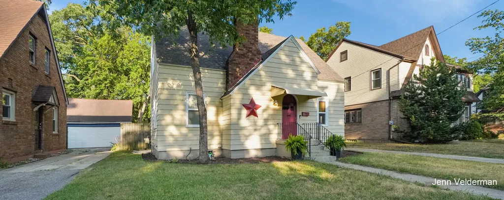 1236 Benjamin Avenue SE Grand Rapids City MI 49506