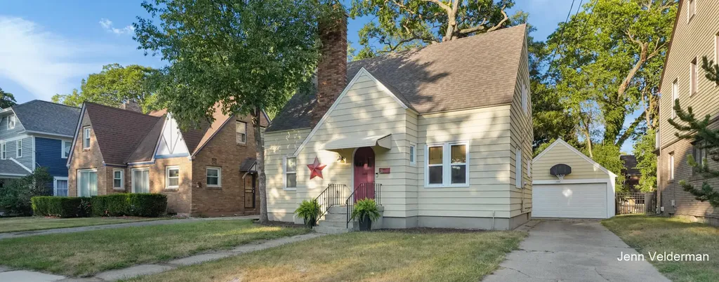 1236 Benjamin Avenue SE Grand Rapids City MI 49506