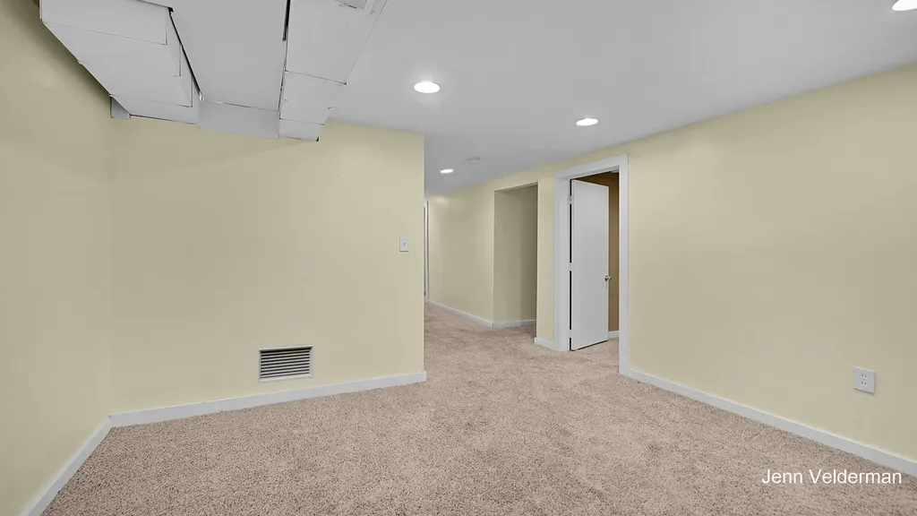 1236 Benjamin Avenue SE Grand Rapids City MI 49506