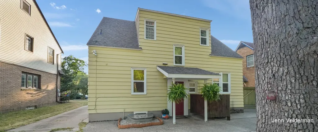 1236 Benjamin Avenue SE Grand Rapids City MI 49506