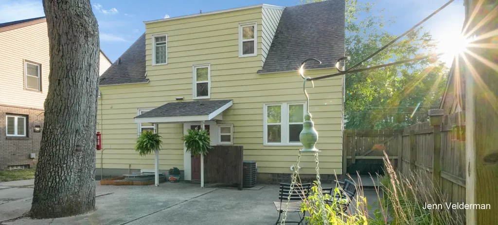 1236 Benjamin Avenue SE Grand Rapids City MI 49506