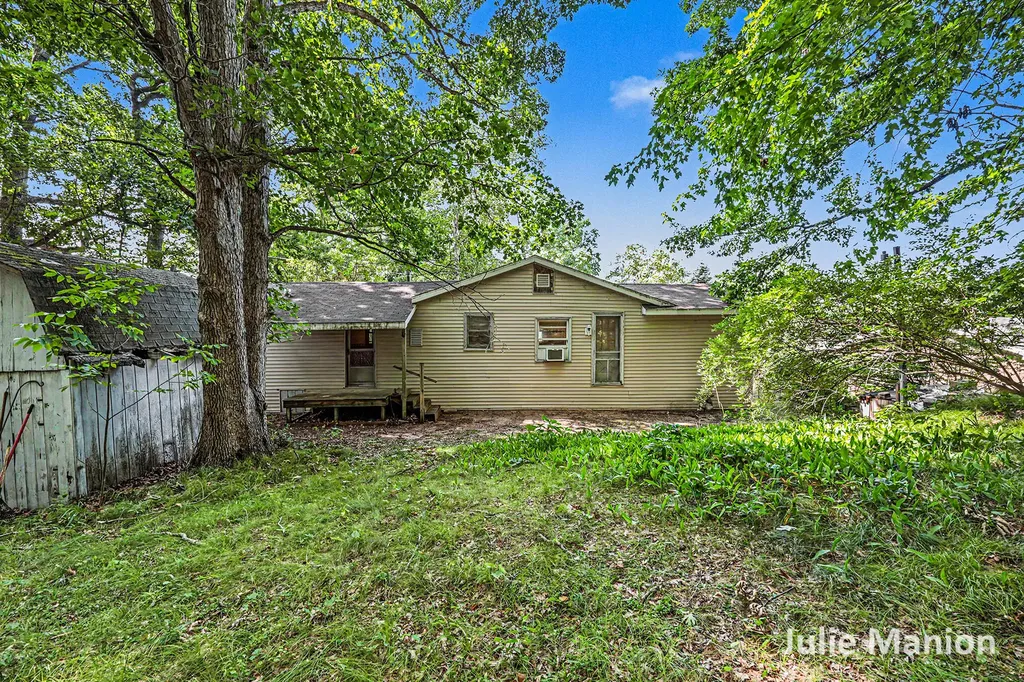 3502 Holiday Drive Montcalm Township MI 48838