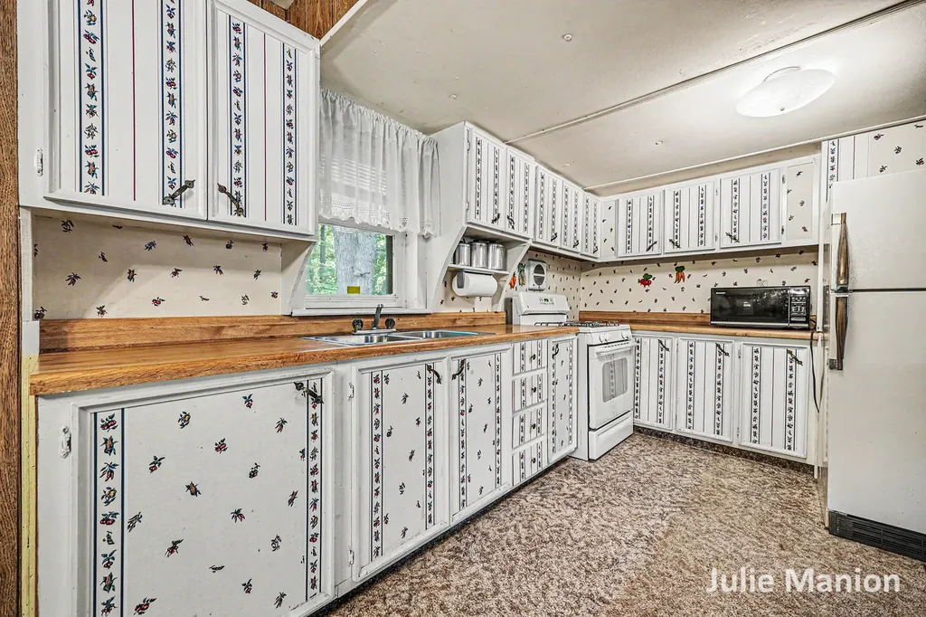 3502 Holiday Drive Montcalm Township MI 48838