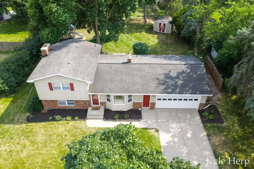 1038 Ferris Street NW Walker City MI 49544
